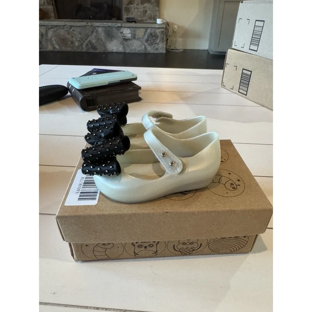 mini‎ melissa Girl's ULT Sweet VII BB Pearly White With Black Bow Gold Accents